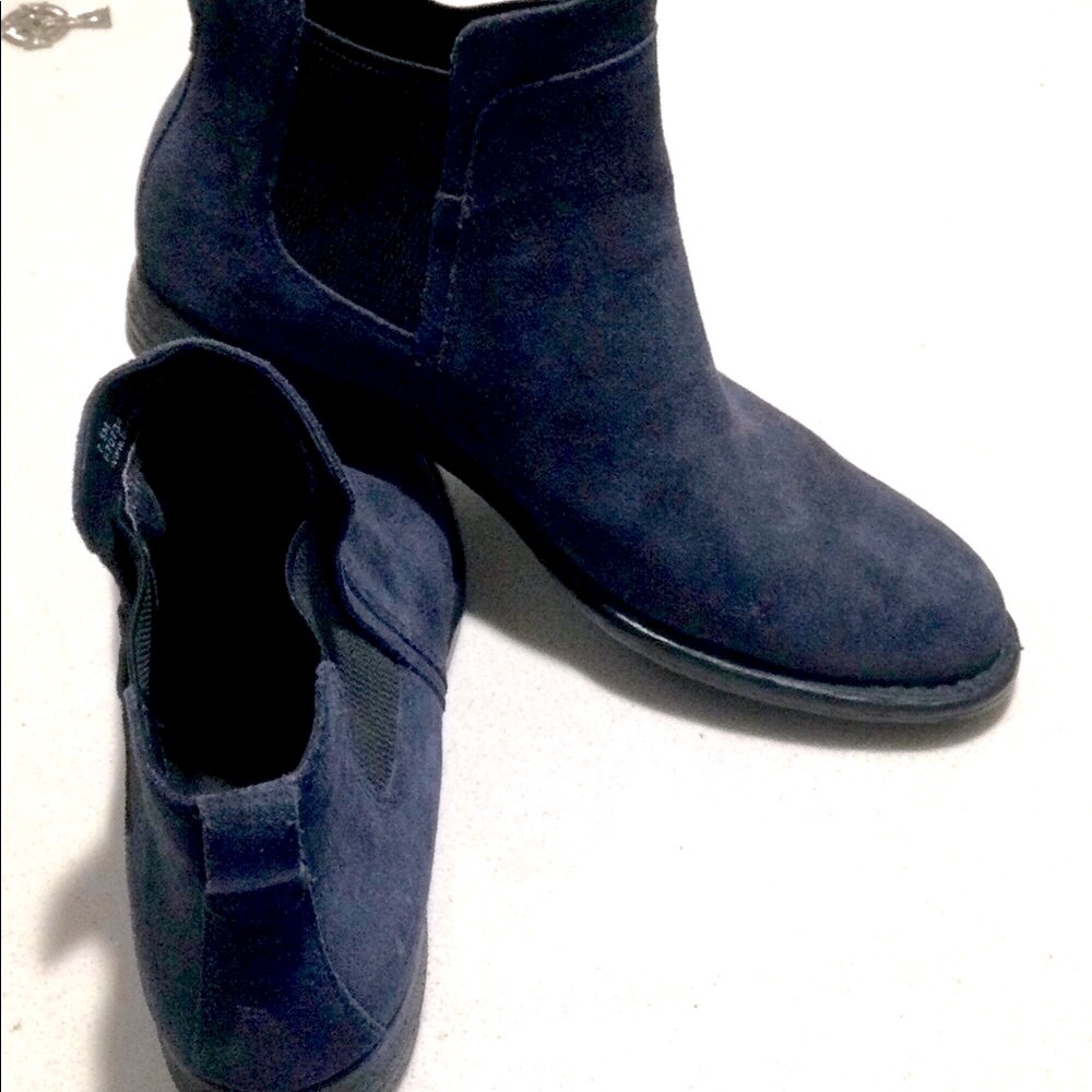 Born Bresson boots in dark blue suede